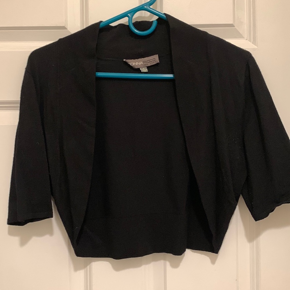 Short black sweater